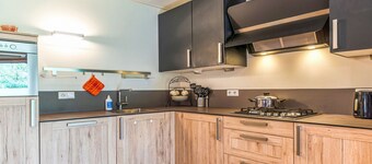 Sun Kissed Bungalow in Uden with Sauna, Hot Tub, Terrace