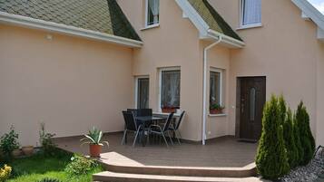 Cottage | Balcony