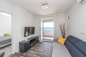 Apartment | Living room | TV
