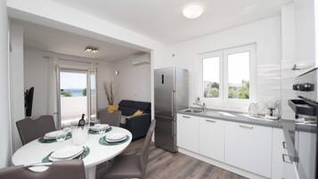 Apartment | Private kitchen | Highchair, cookware/dishes/utensils