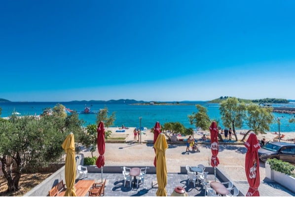 Apartment | Outdoor dining