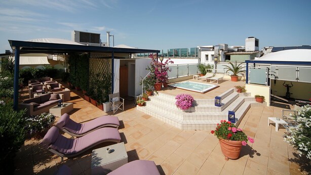 Property grounds - Luxurious Residential Holiday Home in Pedestrial Zone, Italy (Cattolica)