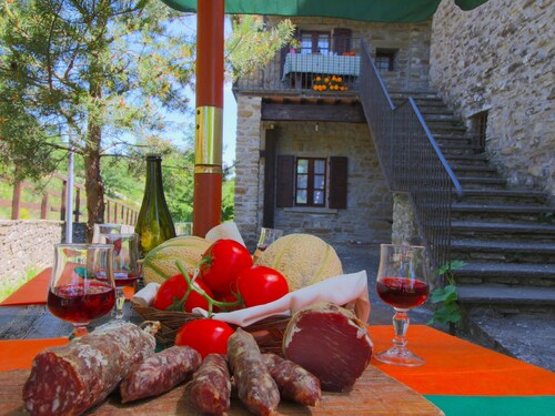 Belvilla by OYO Farmhouse With Swimming Pool