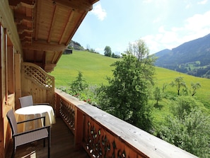 House | Balcony - Contemporary Apartment in Gerlosberg near Forest (Gerlosberg)