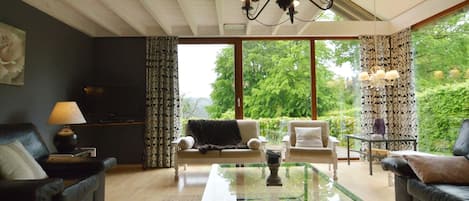 Chalet | Living area