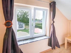 3 bedrooms, individually furnished