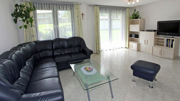 Living room - Saas Almagell - With Three and Four Thousand Metre Peaks in the Background (Saas Almagell)
