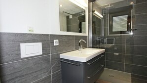 Apartment | Bathroom - Saas Almagell - With Three and Four Thousand Metre Peaks in the Background (Saas Almagell)
