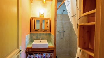 House | Bathroom