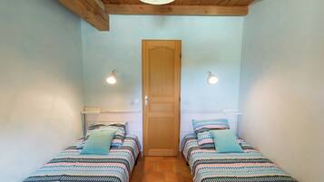 House | 2 bedrooms, individually furnished