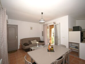 House | Living room - Cosy Holiday Home With Swimming Pool in Stunning Location Near the Beaches! (Porto-Vecchio)