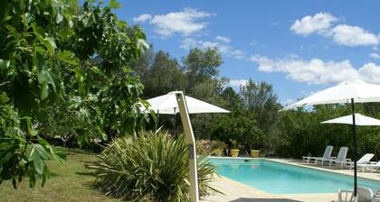 Cosy Holiday Home With Swimming Pool in Stunning Location Near the Beaches!
