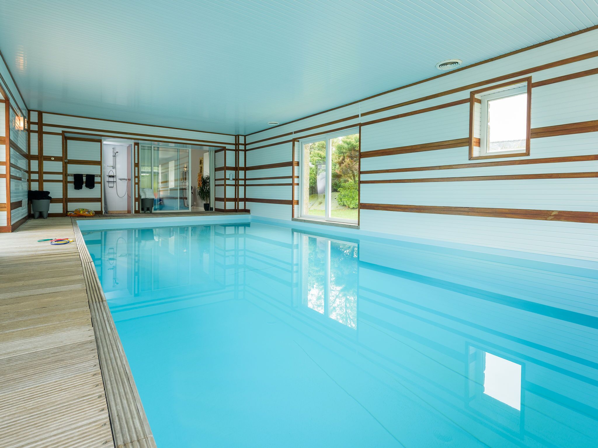 Indoor pool, outdoor pool