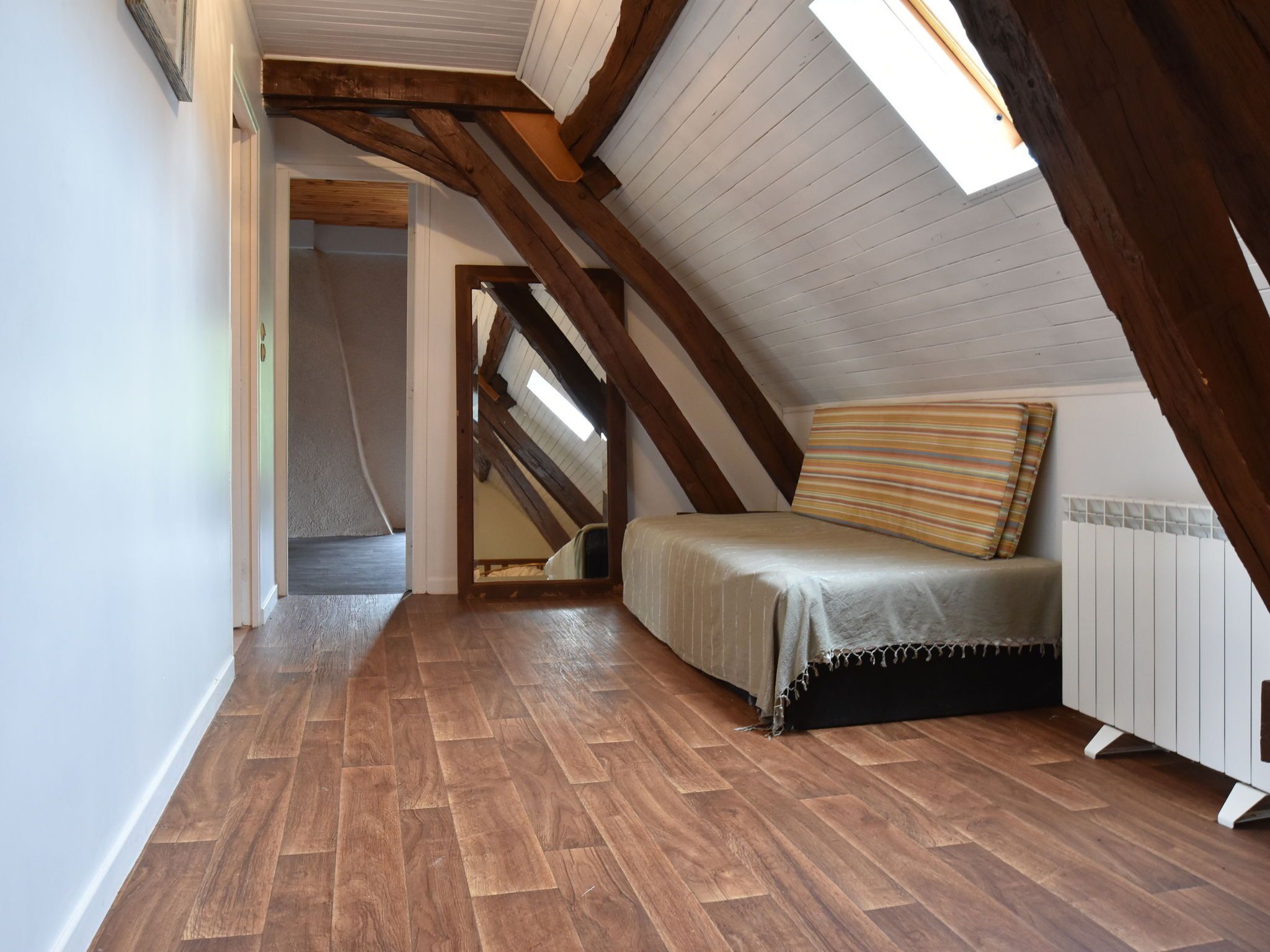 5 bedrooms, individually furnished