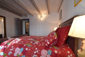 4 bedrooms, bed sheets - Quiet Normandy Retreat (La Haye)