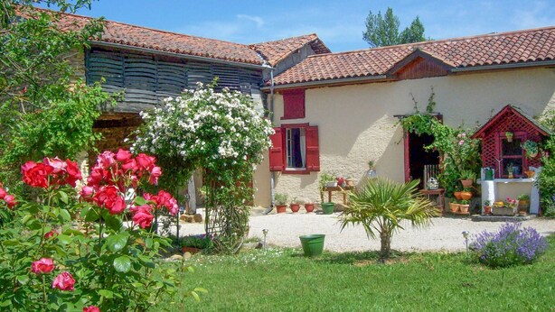 Exterior - Fully Unwind in This Holiday Home at the Foot of the Pyrenees (Houeydets)
