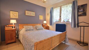 Villa | 3 bedrooms, individually furnished, iron/ironing board, bed sheets