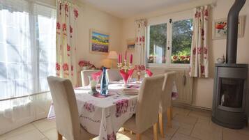 Villa | Dining