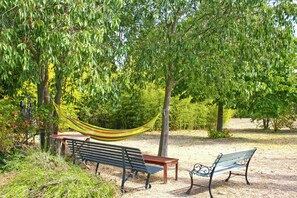 Garden - Holiday Home in Provence With Private Pool (Cavaillon)
