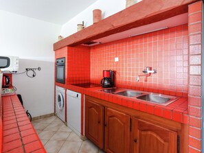 House | Private kitchen | Highchair - Holiday Home in Bormes With Private Pool (Bormes-Les-Mimosas)