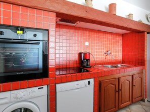 House | Private kitchen - Holiday Home in Bormes With Private Pool (Bormes-Les-Mimosas)