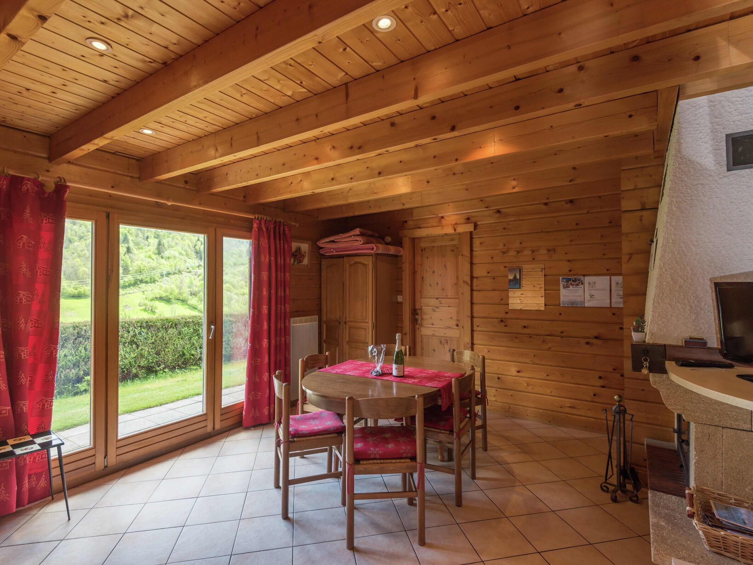 Chalet | Dining