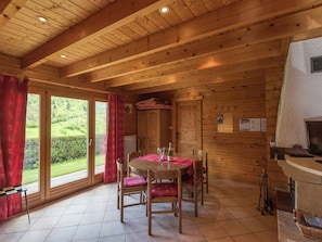 Chalet | Tempat makan
