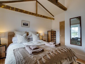 1 bedroom, individually furnished, bed sheets - Lovely Holiday Home in Saint Agnes With Garden (St. Agnes)
