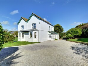 Exterior - Modern Holiday Home in Padstow With Garden (Padstow)