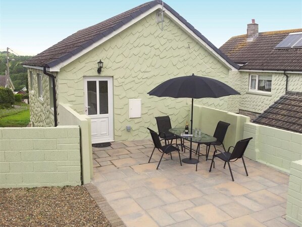 Balcony - Romantic Apartment in Wisemans Bridge With Terrace (Narberth)