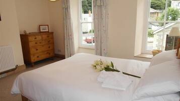4 bedrooms, individually furnished, bed sheets