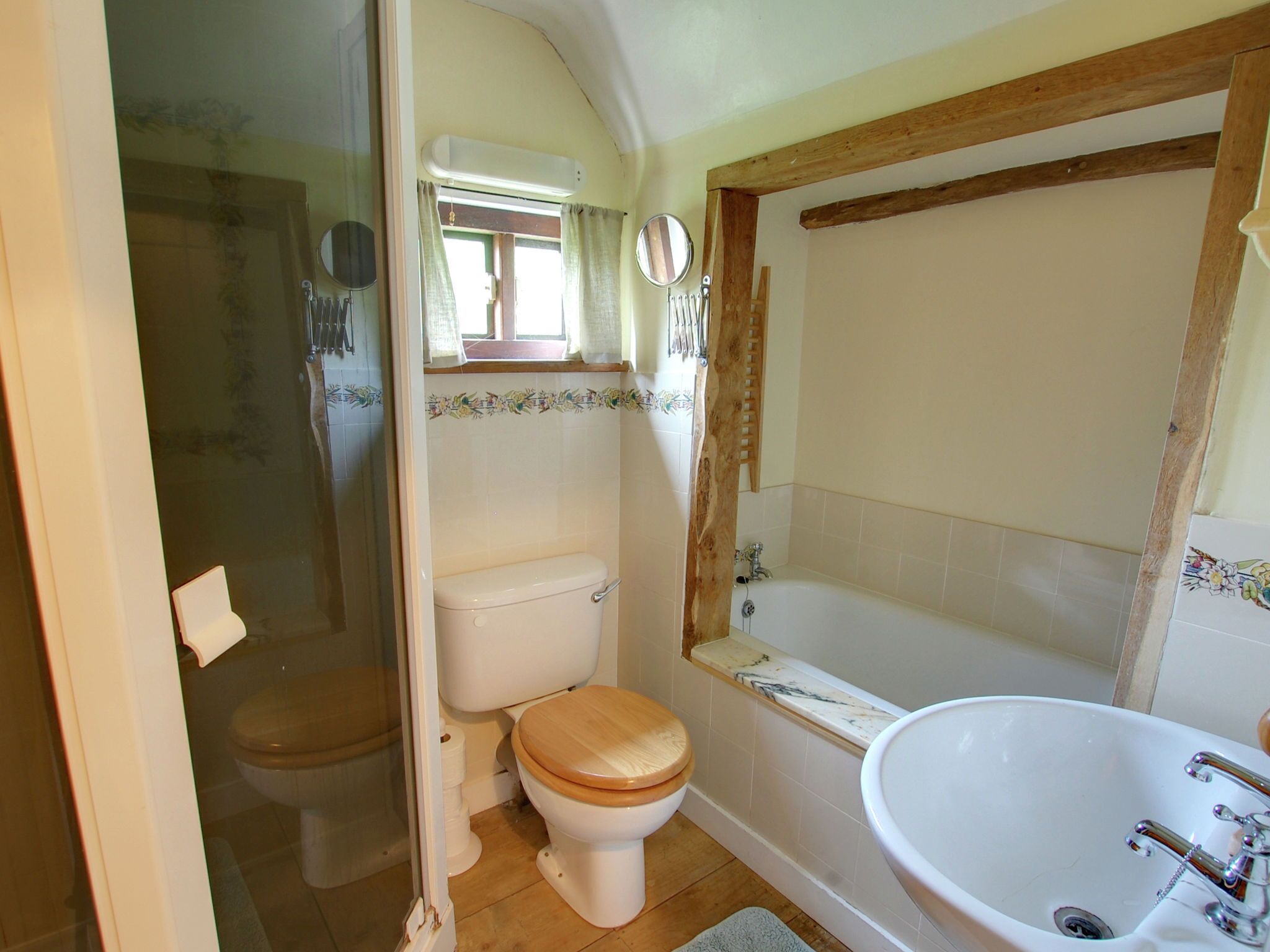Cottage | Bathroom | Shower, towels