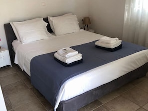 Villa | 4 bedrooms, individually furnished, iron/ironing board, bed sheets
