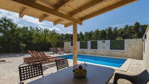 Balcony - Lovely Holiday House With Private Swimming Pool, Charming Covered Terrace, BBQ (Zadar)