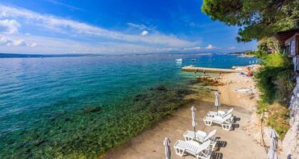 Rural House for 2 With Private Pool, Outdoor Kitchen, Fenced Garden & Sea View