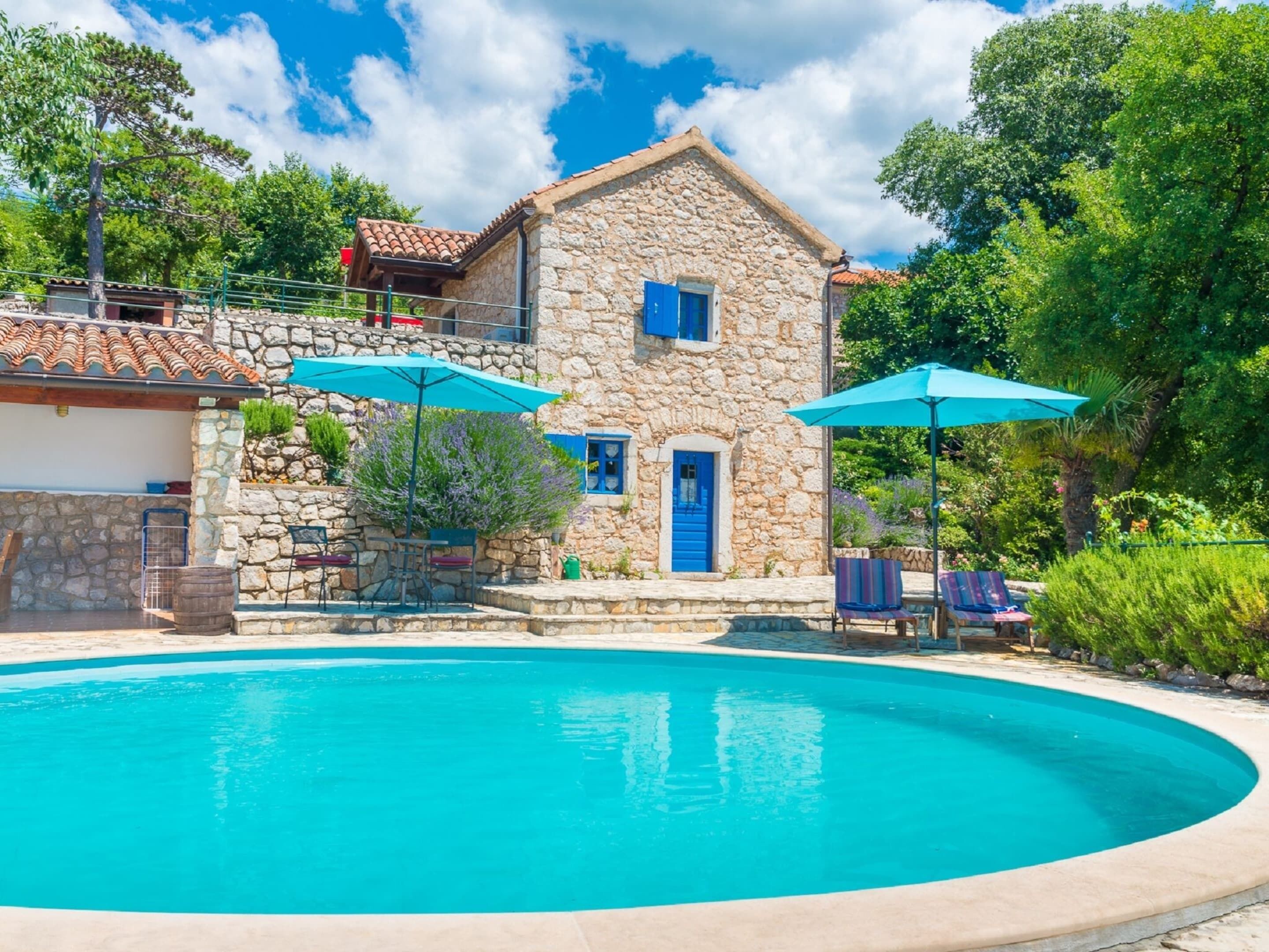 Maison | Piscine | Piscine couverte, piscine extérieure