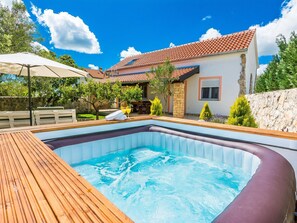 Outdoor pool - Lovely Holiday Home with Beautiful Garden, Private Pool, Hot Tub, Terrace, BBQ (Zemunik Donji)