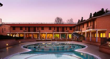 Apartment With Swimming Pool, Thermal Water, Turkish Steam Bath, Massages