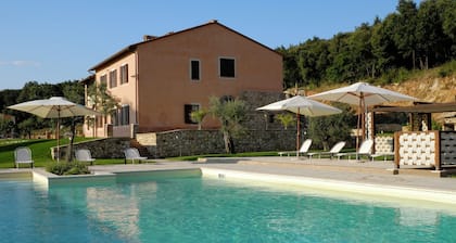 Luxury, Modern Apartment With Pool and Stunning Views