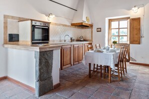 House | Dining - Tuscan Haven- Spacious Home (Casola in Lunigiana)