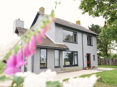 Bright Holiday Home in Callantsoog With Garden