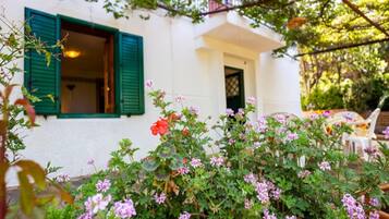 Villa | Exterior
