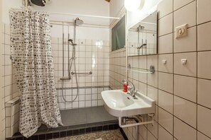 House | Bathroom - Peaceful Holiday Home near Center in Burgh Haamstede (Burgh-Haamstede)