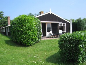 House | Exterior - Peaceful Holiday Home near Center in Burgh Haamstede (Burgh-Haamstede)