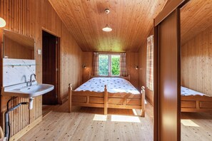 House | 2 bedrooms, individually furnished, bed sheets - Peaceful Holiday Home near Center in Burgh Haamstede (Burgh-Haamstede)