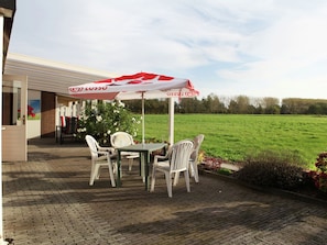 Balcony - Detached Bungalow in Herkingen near Lake (Herkingen)