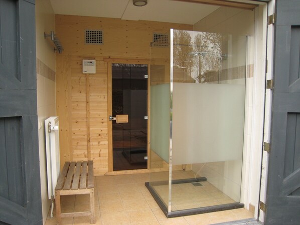 House | Spa treatment - Rural Holiday Home With Outdoor Pool & Sauna (Zuidzande)