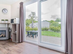 Chalet | View from property - Chalet in Parc de Kievit With Private Garden (Baarle-Nassau)