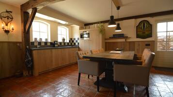 House | Tempat makan