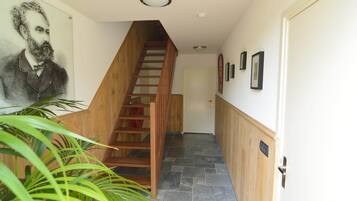 House | Meja sambut tetamu